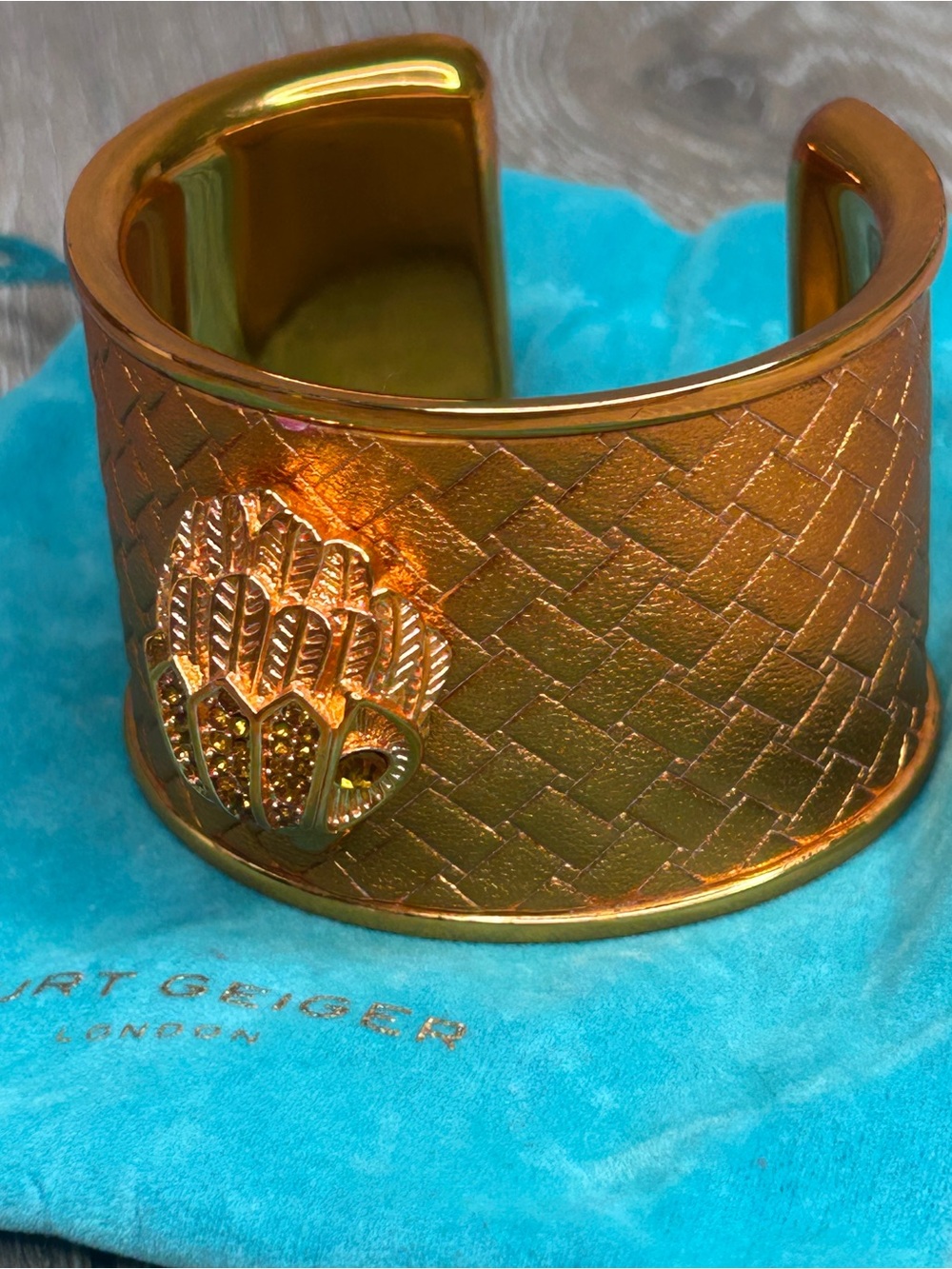 Kurt Geiger EAGLE XL Statement Cuff — Gold Textured Designer Bracelet - Picture 5 of 9